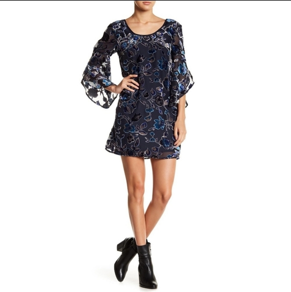 Band of Gypsies Dresses & Skirts - Band of Gypsies Floral Navy Velvet Dress